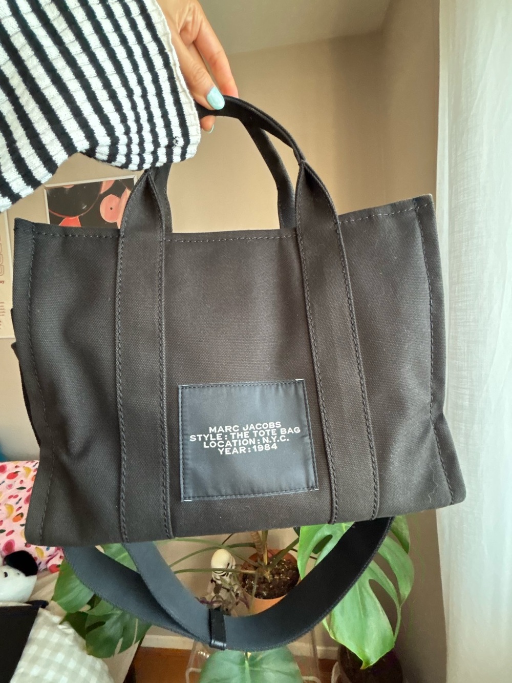 Marc Jacobs The Tote Bag - Picture 2 of 11
